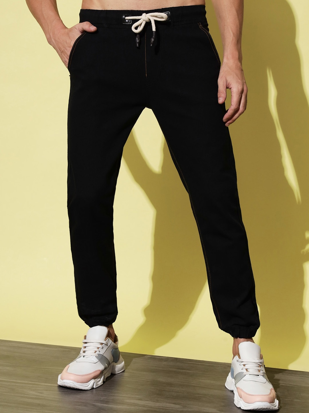 

UNITED DENIM Men Mid-Rise Stretchable Joggers, Black