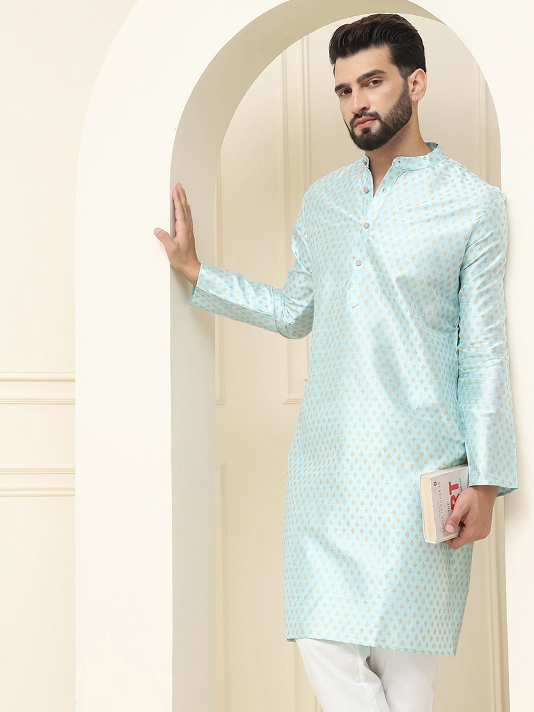 

SOJANYA Men Ethnic Motifs Foil Printed Silk Cotton Kurta, Blue