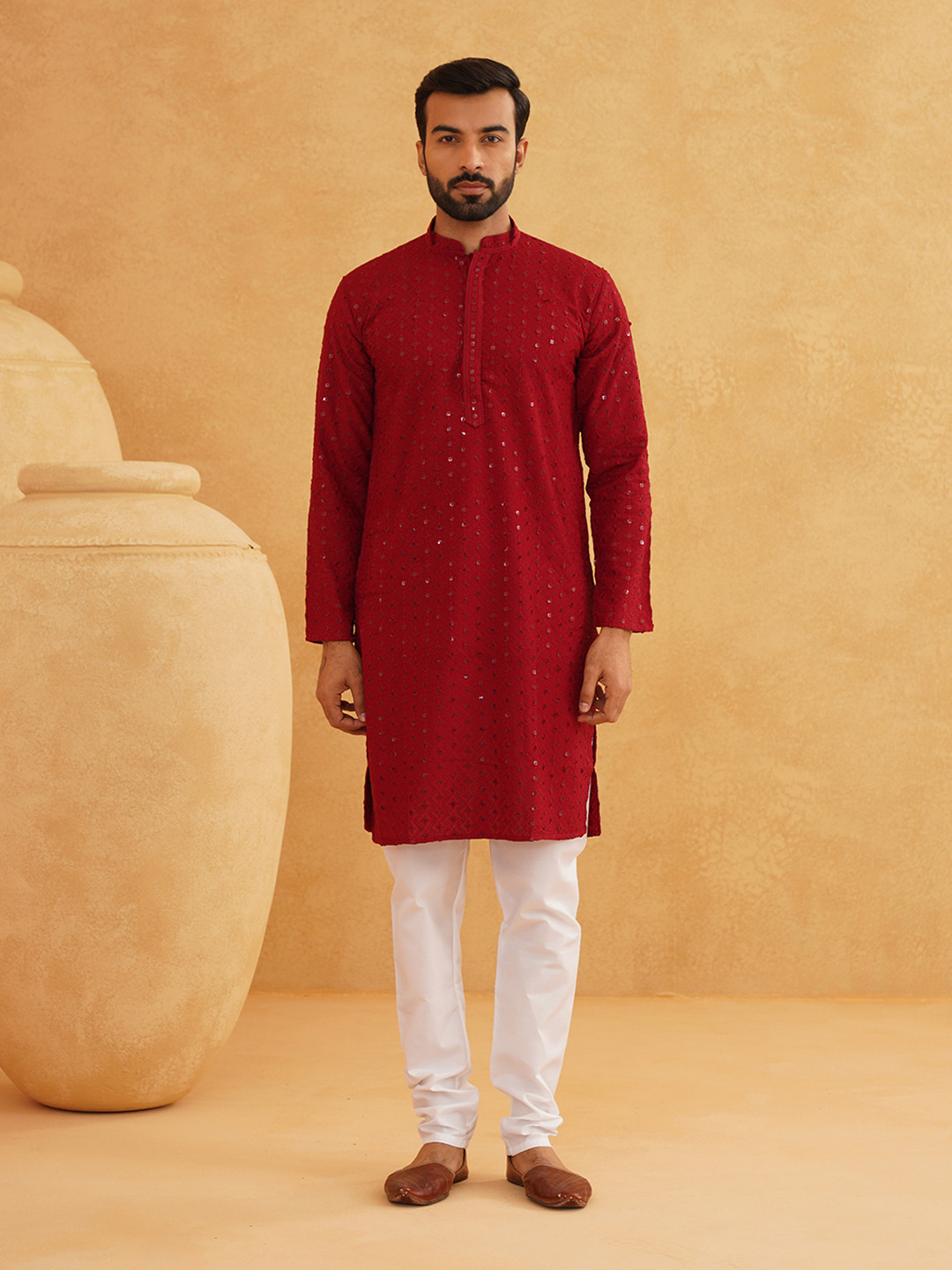 

SOJANYA Men Ethnic Motifs Embroidered Sequinned Kurta, Maroon