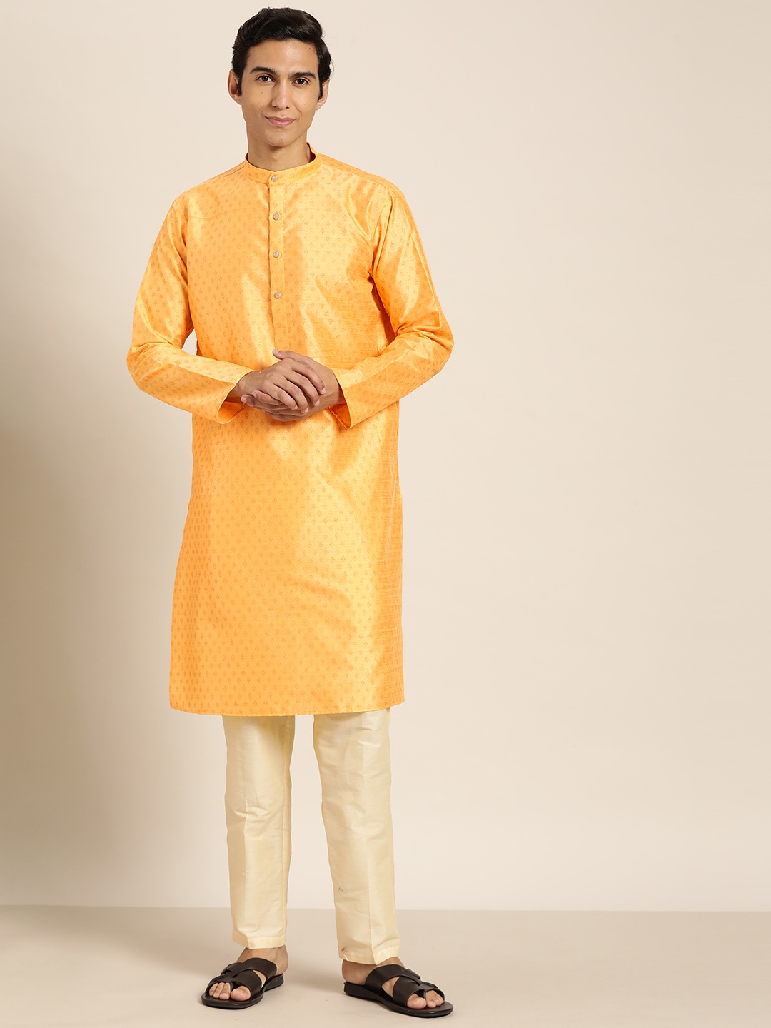 

SOJANYA Ethnic Motifs Printed Silk Blend Kurta, Mustard