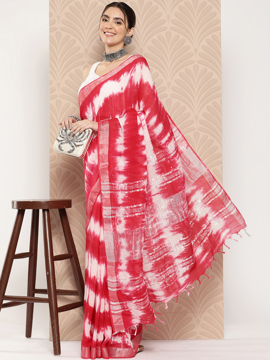 

Yufta Tie & Dye Linen Cotton Saree, Red