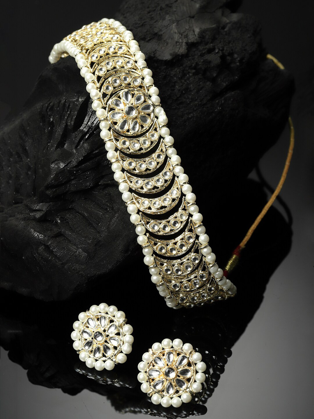

Sanjog Gold-Plated Kundan Studded & Beaded Choker Pearl Jewellery Set