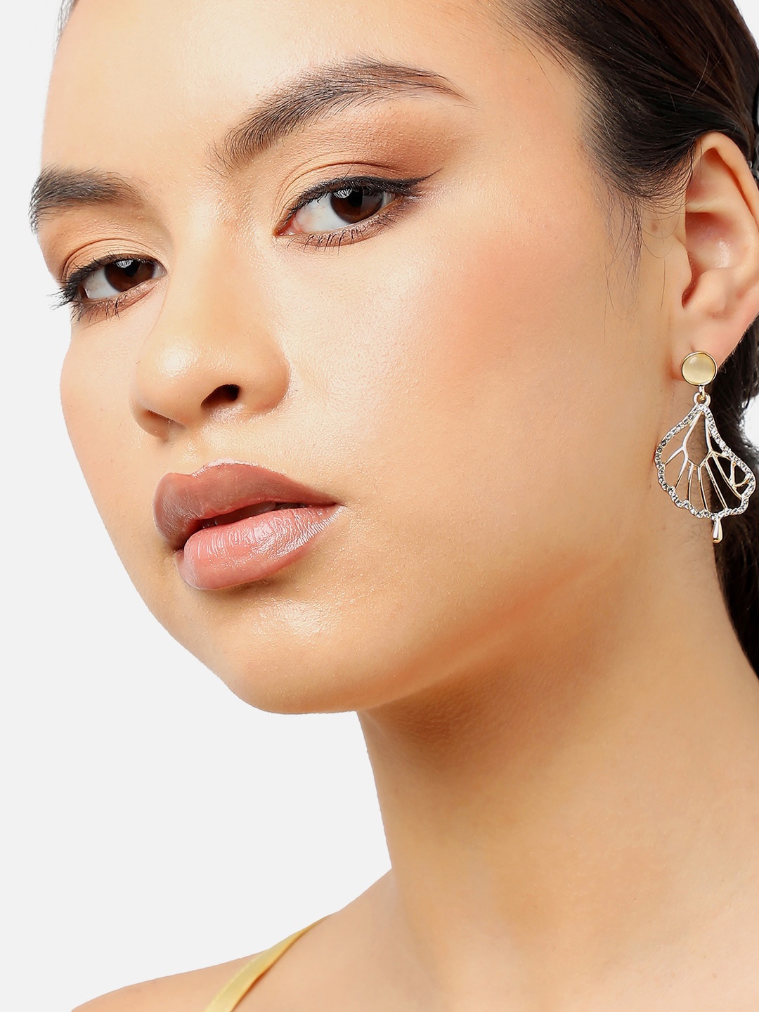 

SOHI Gold-Plated Contemporary Drop Earrings