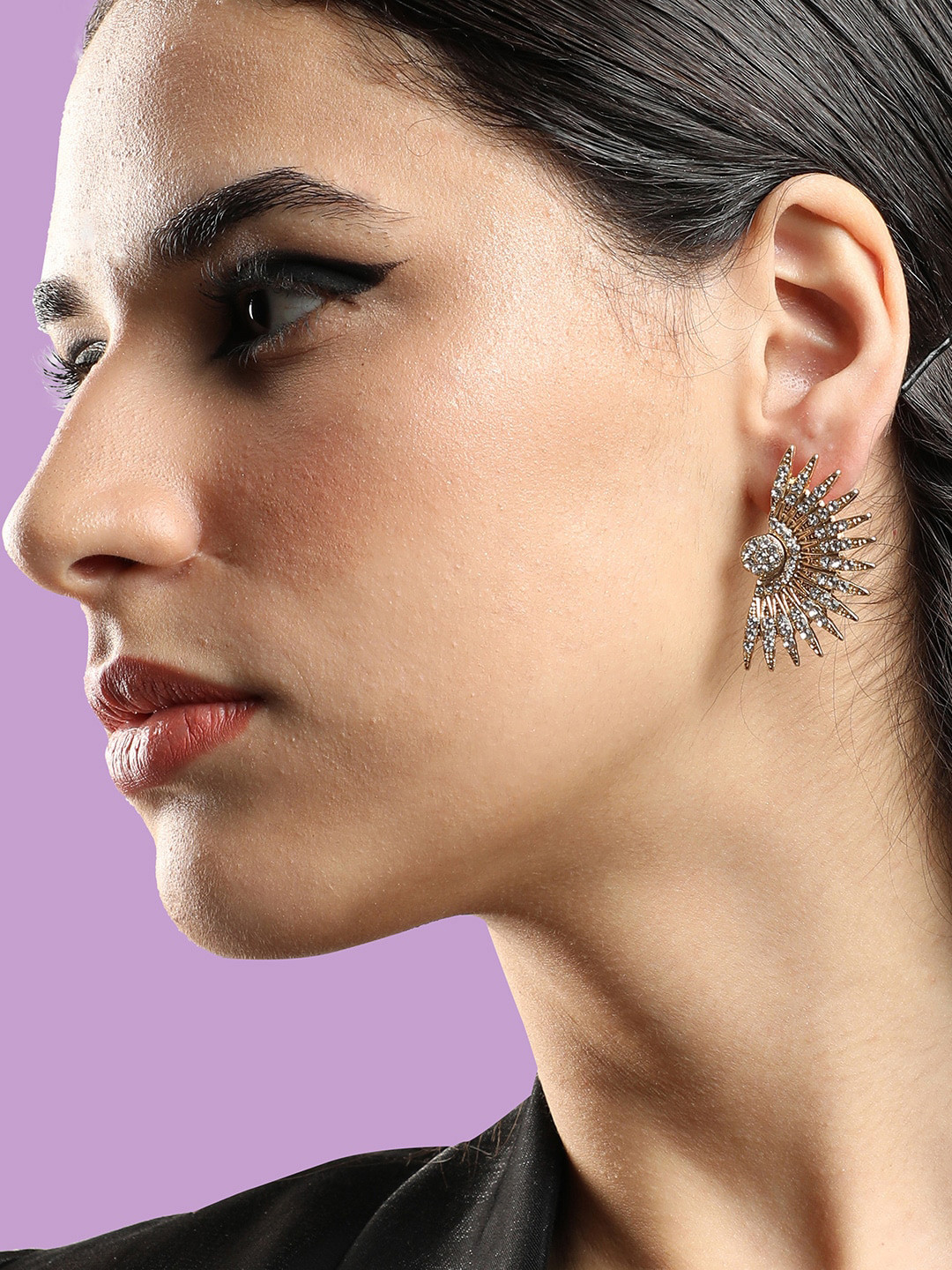 

SOHI Gold-Plated Contemporary Stone Studded Studs Earrings