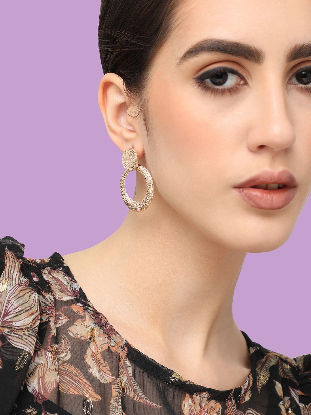 

SOHI Gold-Plated Circular Drop Earrings