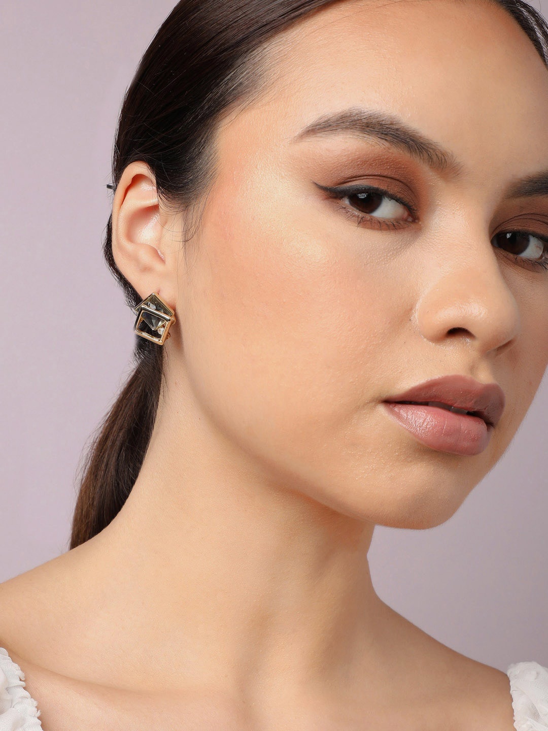 

SOHI Gold-Plated Square Studs Earrings