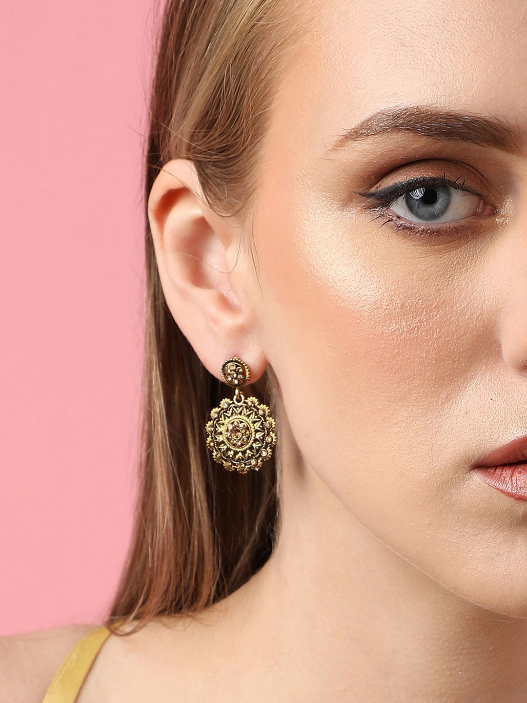 

SOHI Gold-Plated Stone-Studded Drop Earrings
