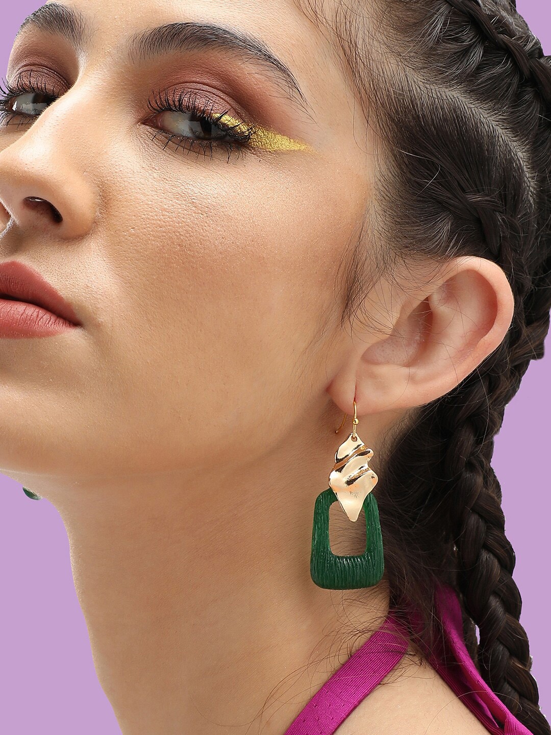 

SOHI Gold-Plated Drop Earrings
