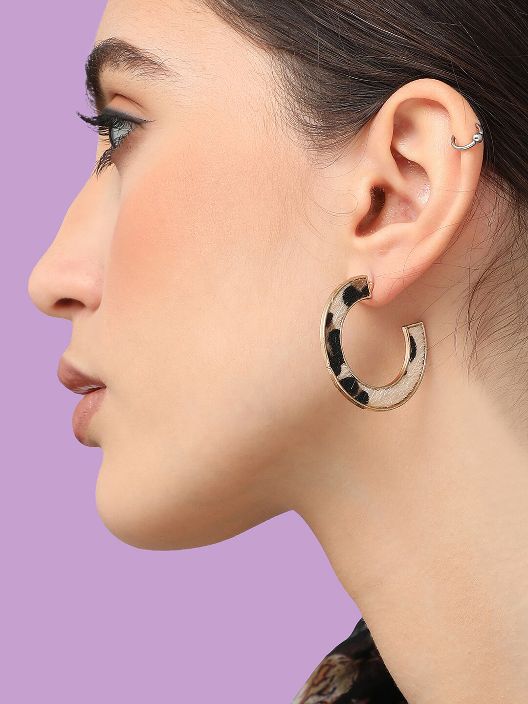 

SOHI Gold-Plated Contemporary Half Hoop Earrings, Black