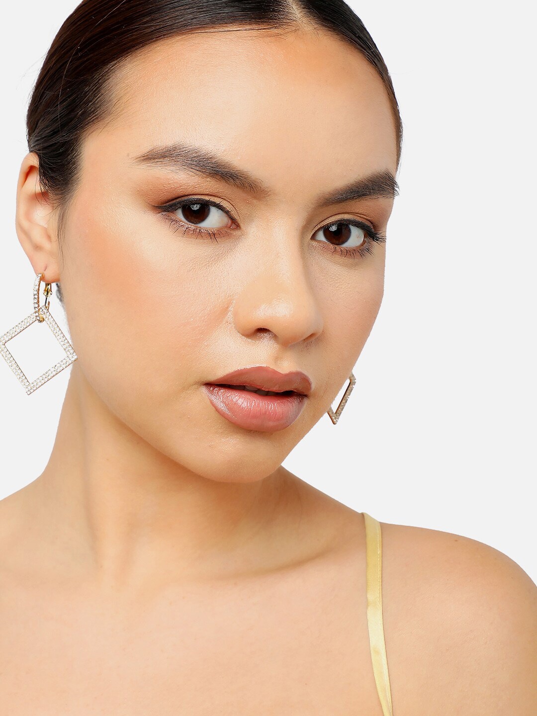 

SOHI Gold-Plated Contemporary Drop Earrings, White