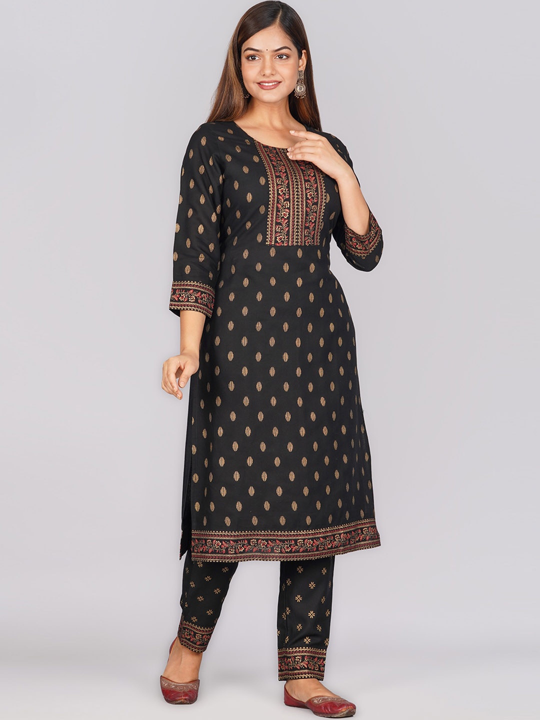

SkyaSia Ethnic Motifs Printed Straight Kurta with Trousers, Black