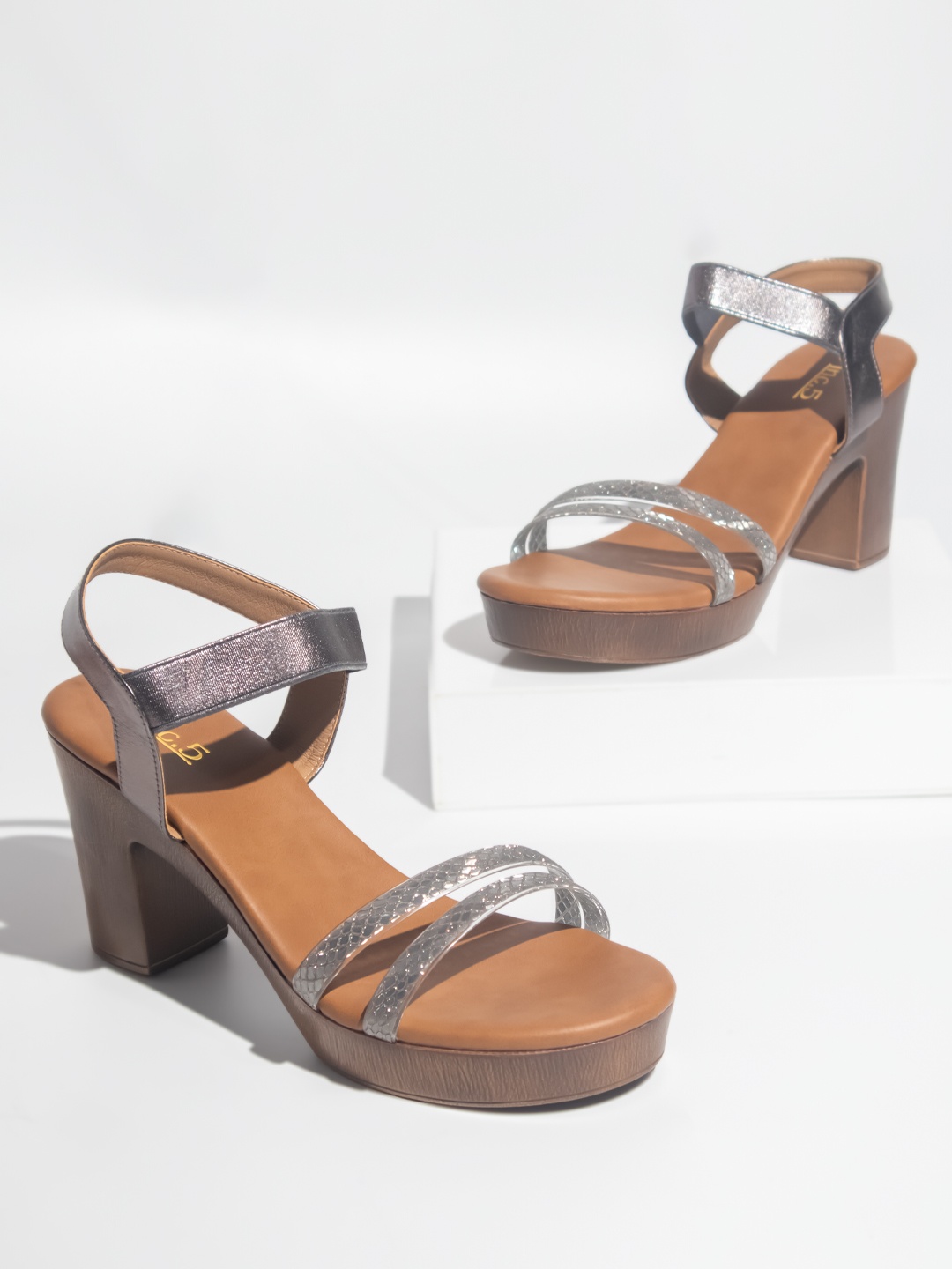 

Inc 5 Textured Platform Heels With Backstrap, Grey