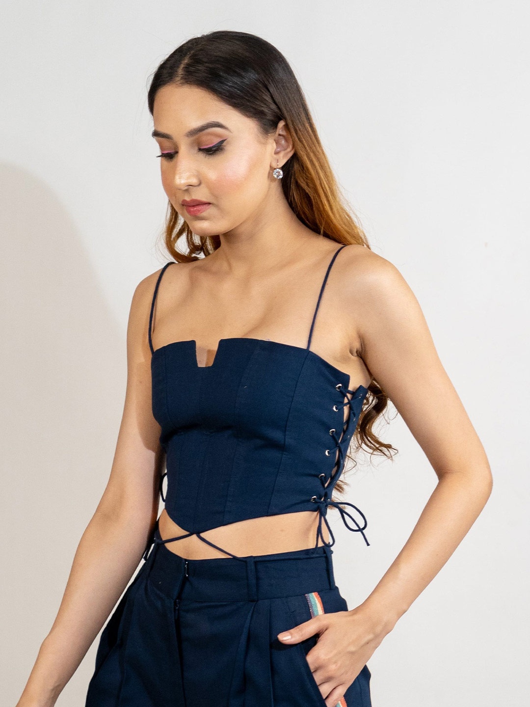 

POPPI Shoulder Straps Tie-Up Fitted Linen Crop Top, Navy blue