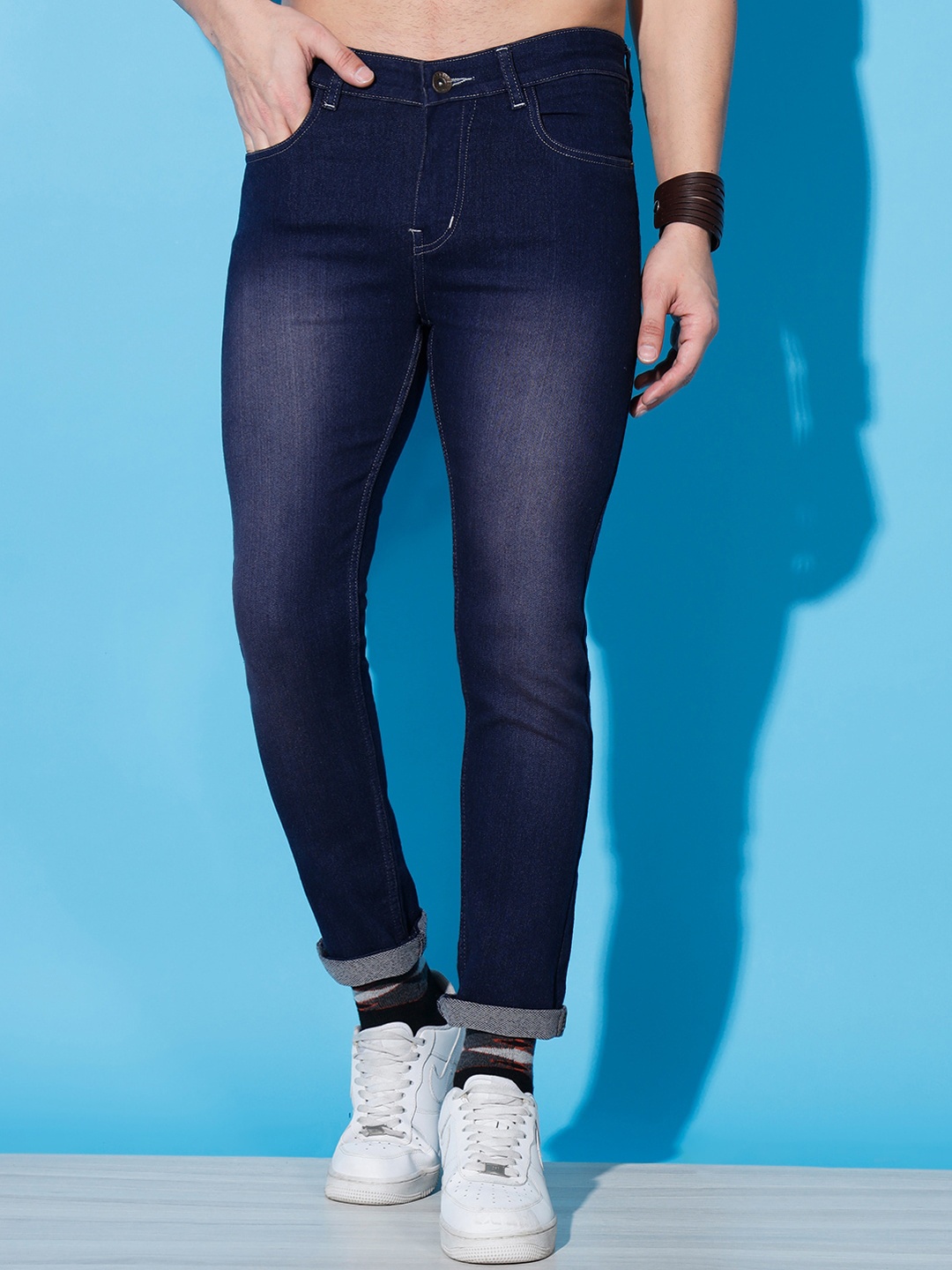 

UNITED DENIM Men Slim Fit Light Fade Mid-Rise Stretchable Jeans, Navy blue