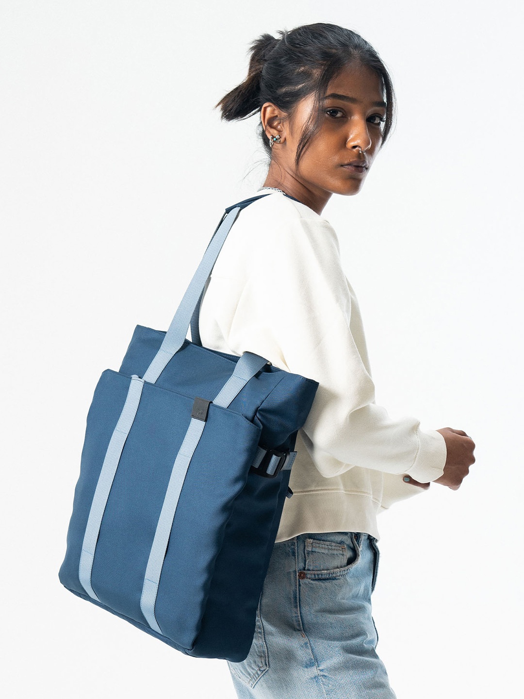 

DailyObjects Deep Sea Trunk Laptop Tote Bag, Blue