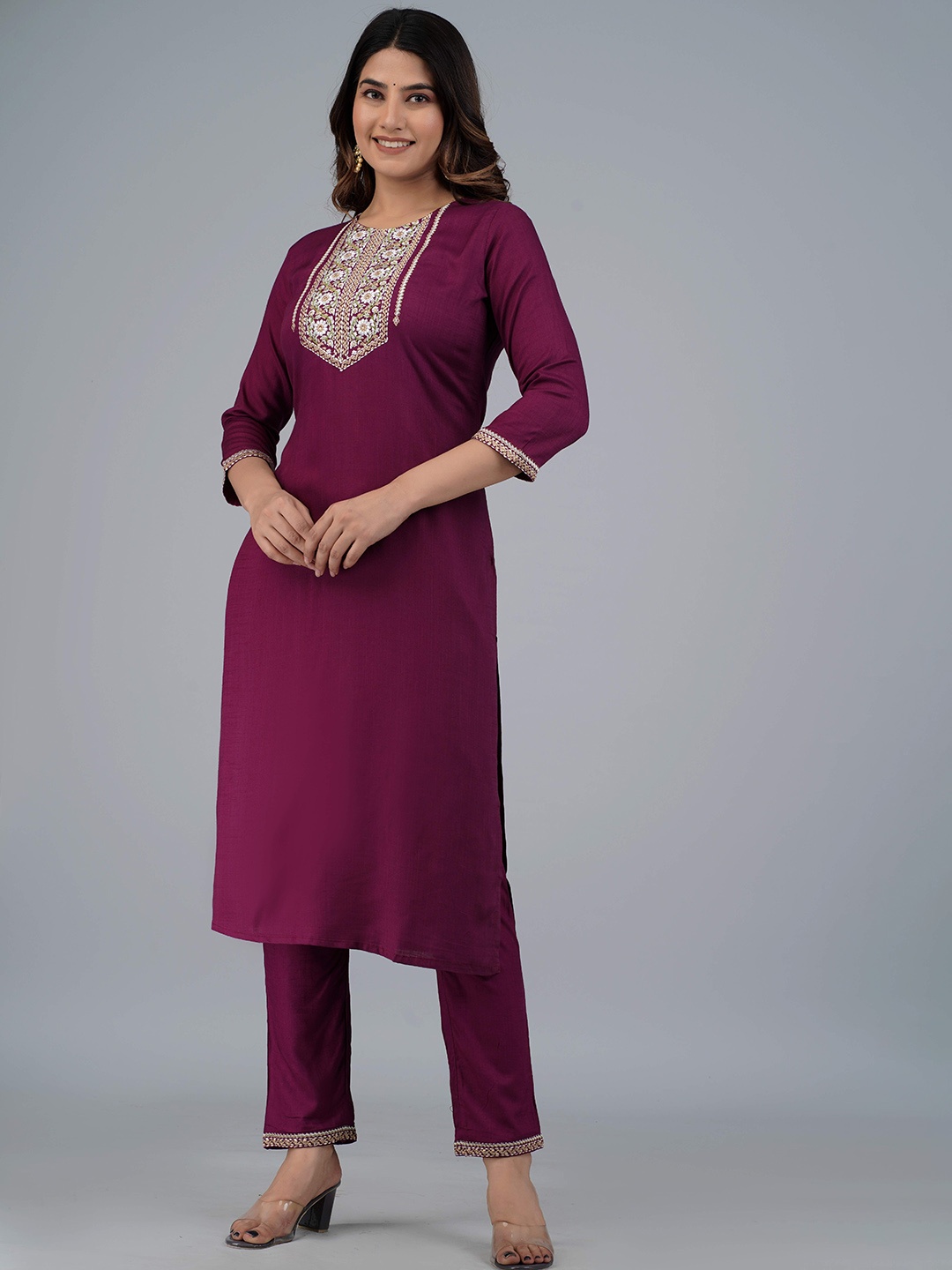 

JAIPURI COLLECTION Floral Embroidered Kurta with Trousers, Burgundy