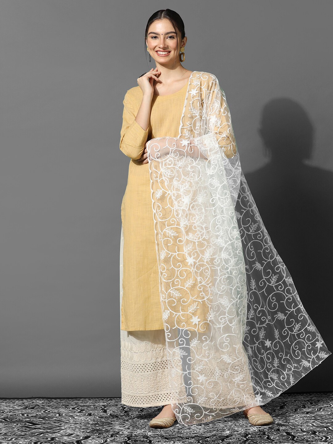 

Satrani White Floral Embroidered Dupatta