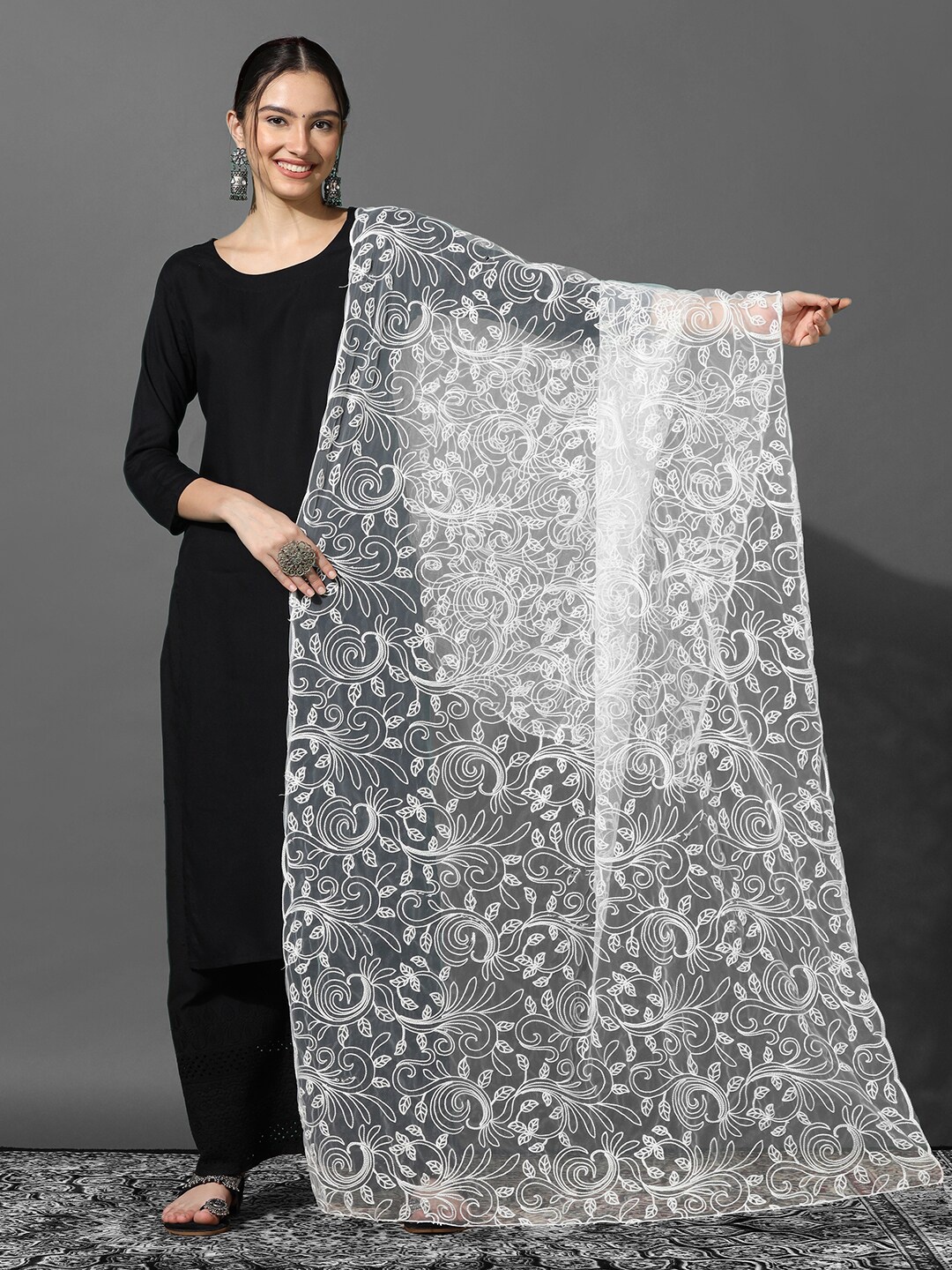 

Satrani White Floral Embroidered Dupatta