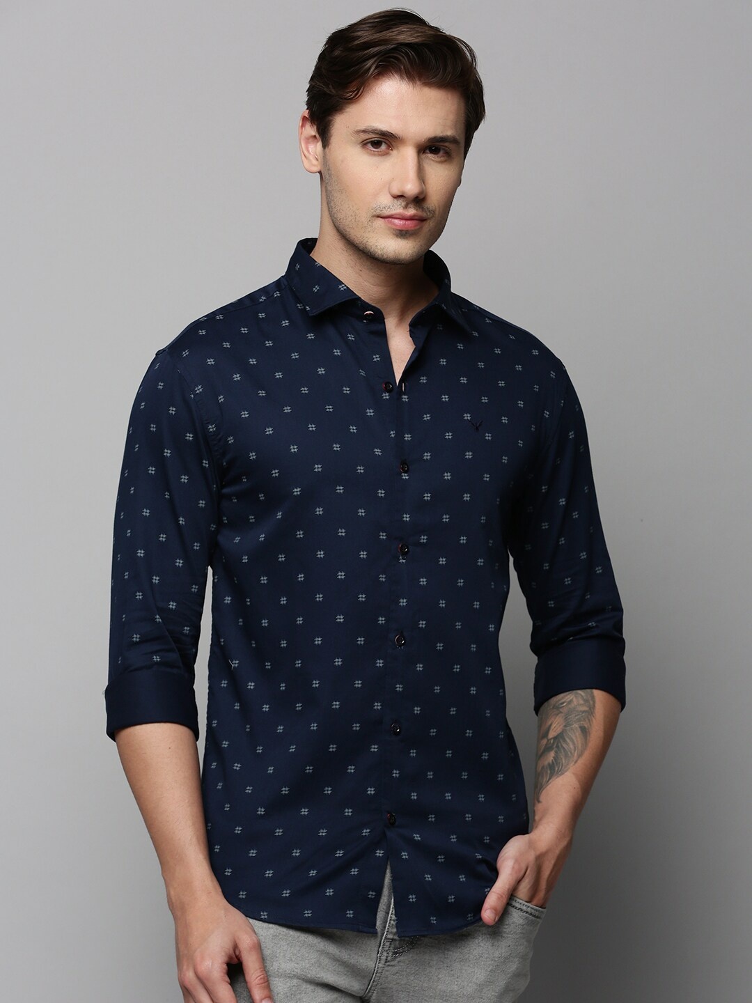 

SHOWOFF Comfort Micro Ditsy Printed Spread Collar Cotton Casual Shirt, Navy blue