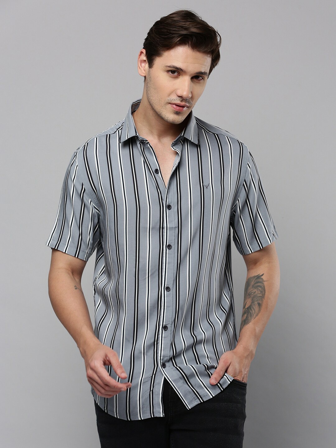 

SHOWOFF Vertical Striped Spread Collar Comfort Cotton Casual Shirt, Grey