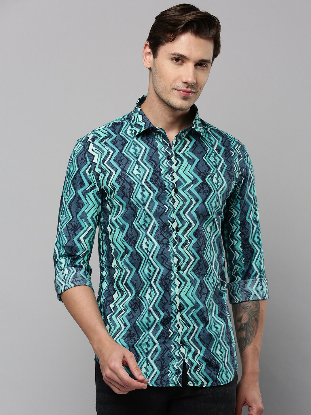 

SHOWOFF Comfort Graphic Printed Cotton Casual Shirt, Green