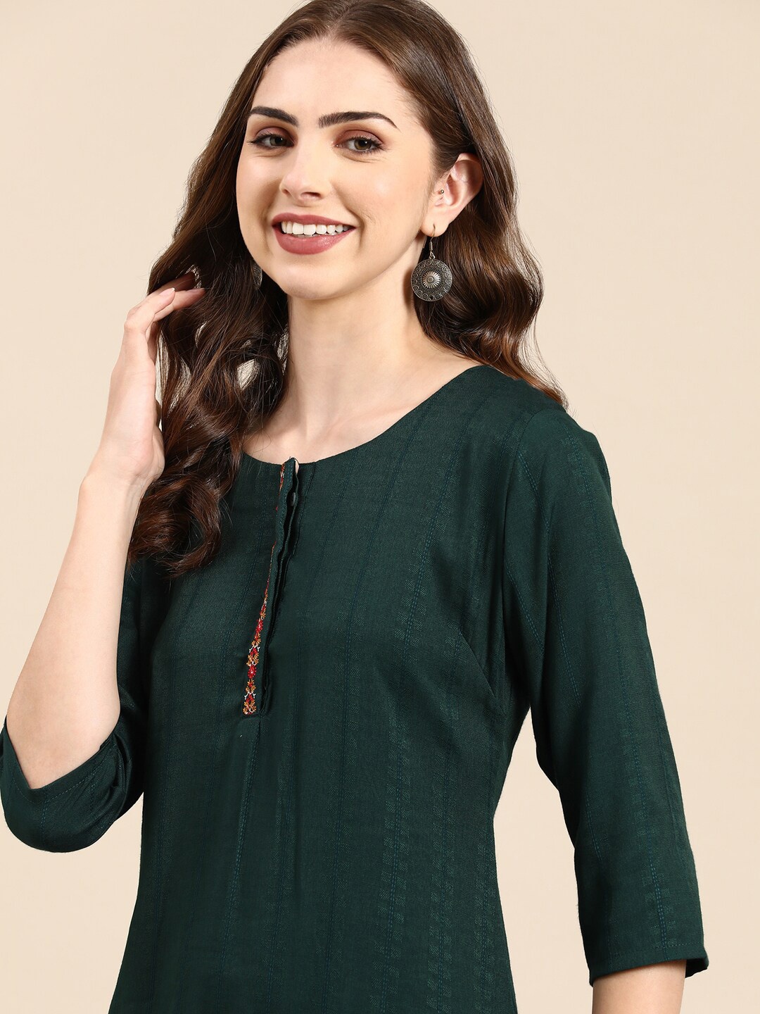 

SHOWOFF Woven Design Thread Work Straight Kurta, Green