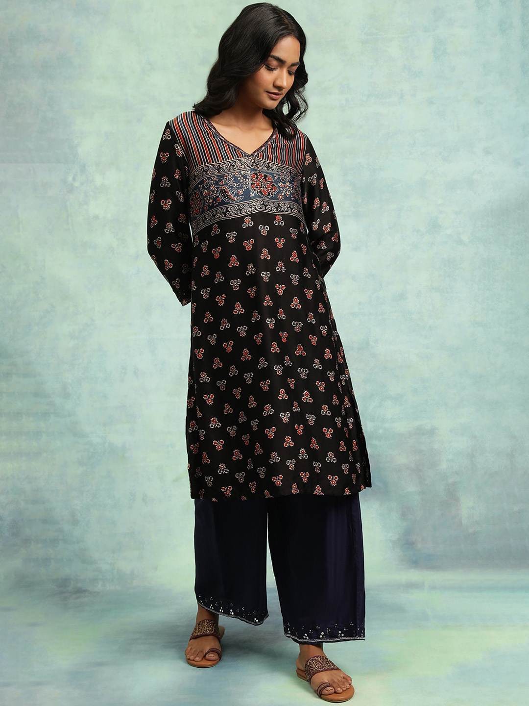 

W The Folksong Collection Ethnic Motifs Printed V-Neck Straight Kurta, Black