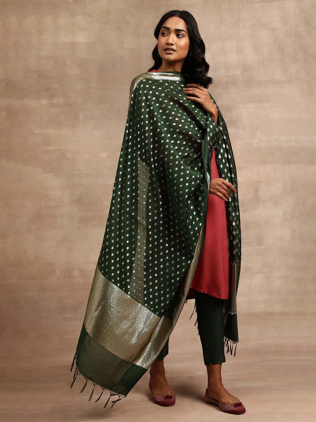 

W Green & Gold-Toned The Folksong Collection Woven Design Zari Details Dupatta