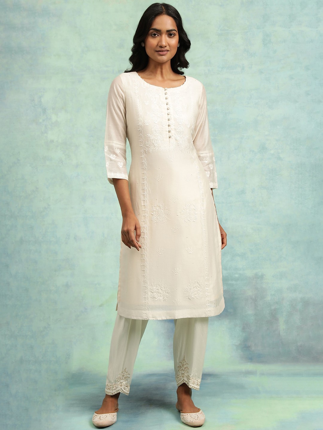 

W The Folksong Collection Ethnic Motifs Embroidered Thread Work Kurta, White