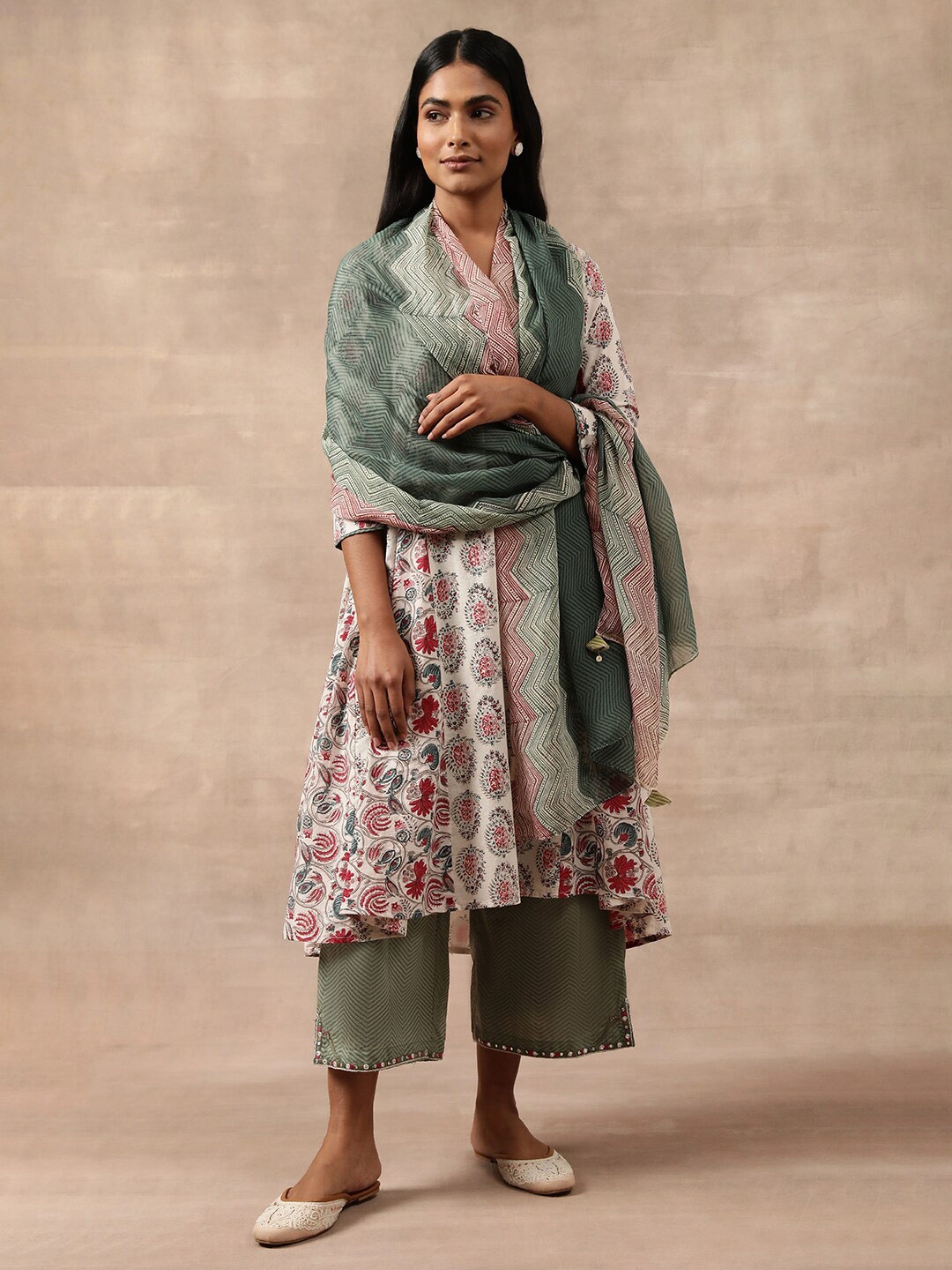 

W The Folksong Collection Geometric Printed Dupatta With Tasselled Border, Green