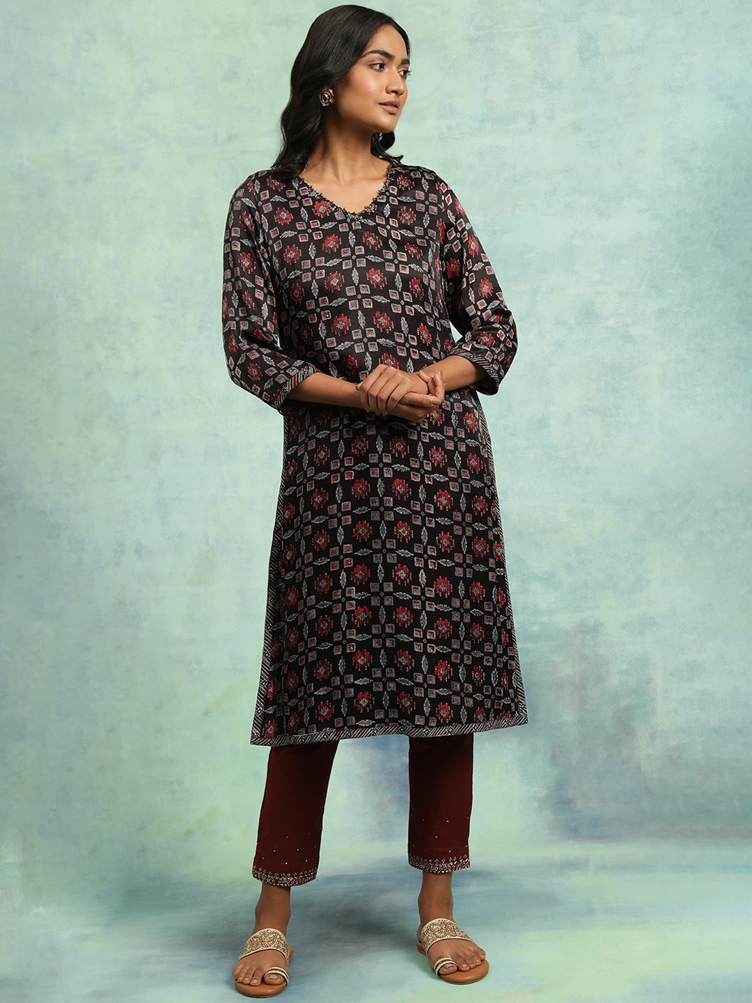 

W Brown & Grey & Red The Folksong Collection Ethnic Motifs Printed V-Neck Kurta