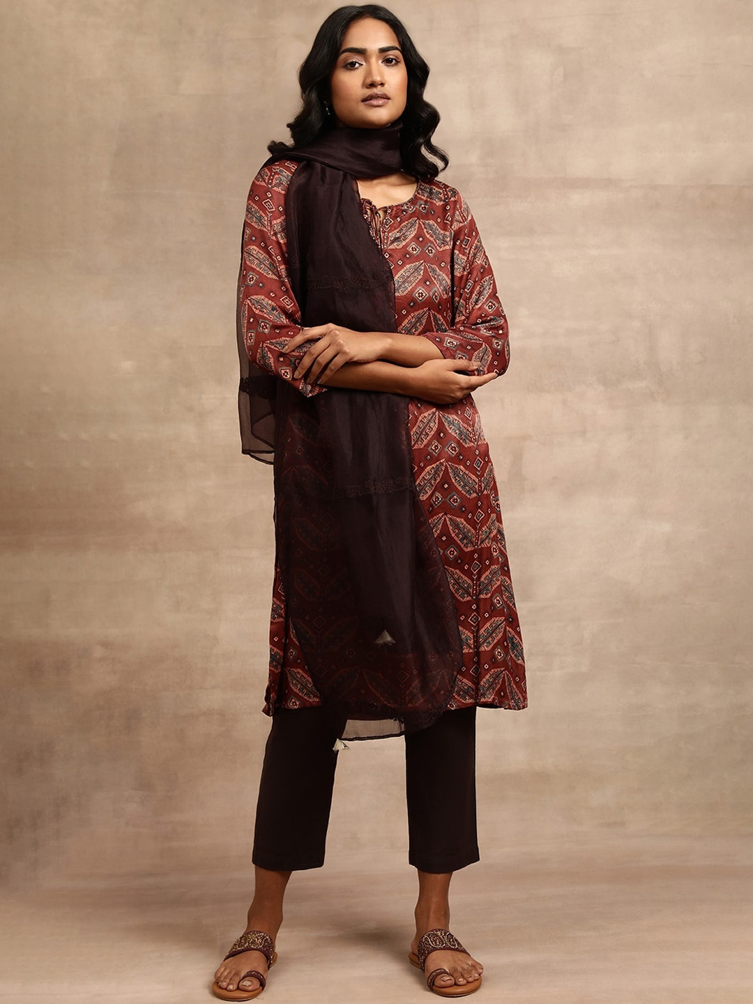 

W The Folksong Collection Ethnic Motifs Printed Tie-Up Neck Kurta, Red