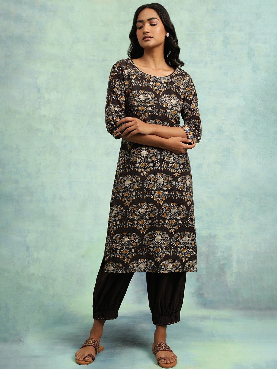 

W The Folksong Collection Floral Printed Round Neck Pure Cotton Straight Kurta, Black