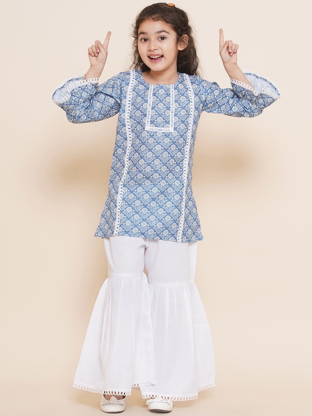 

Aj DEZInES Girls Floral Printed Bell Sleeves Pure Cotton Kurti With Sharara, Blue