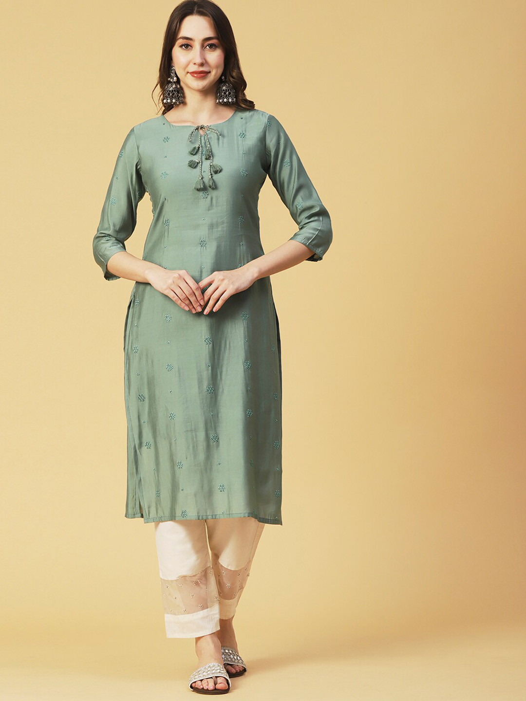 

FASHOR Green Floral Cutwork Embroidered Tie-Up Neck Kurta