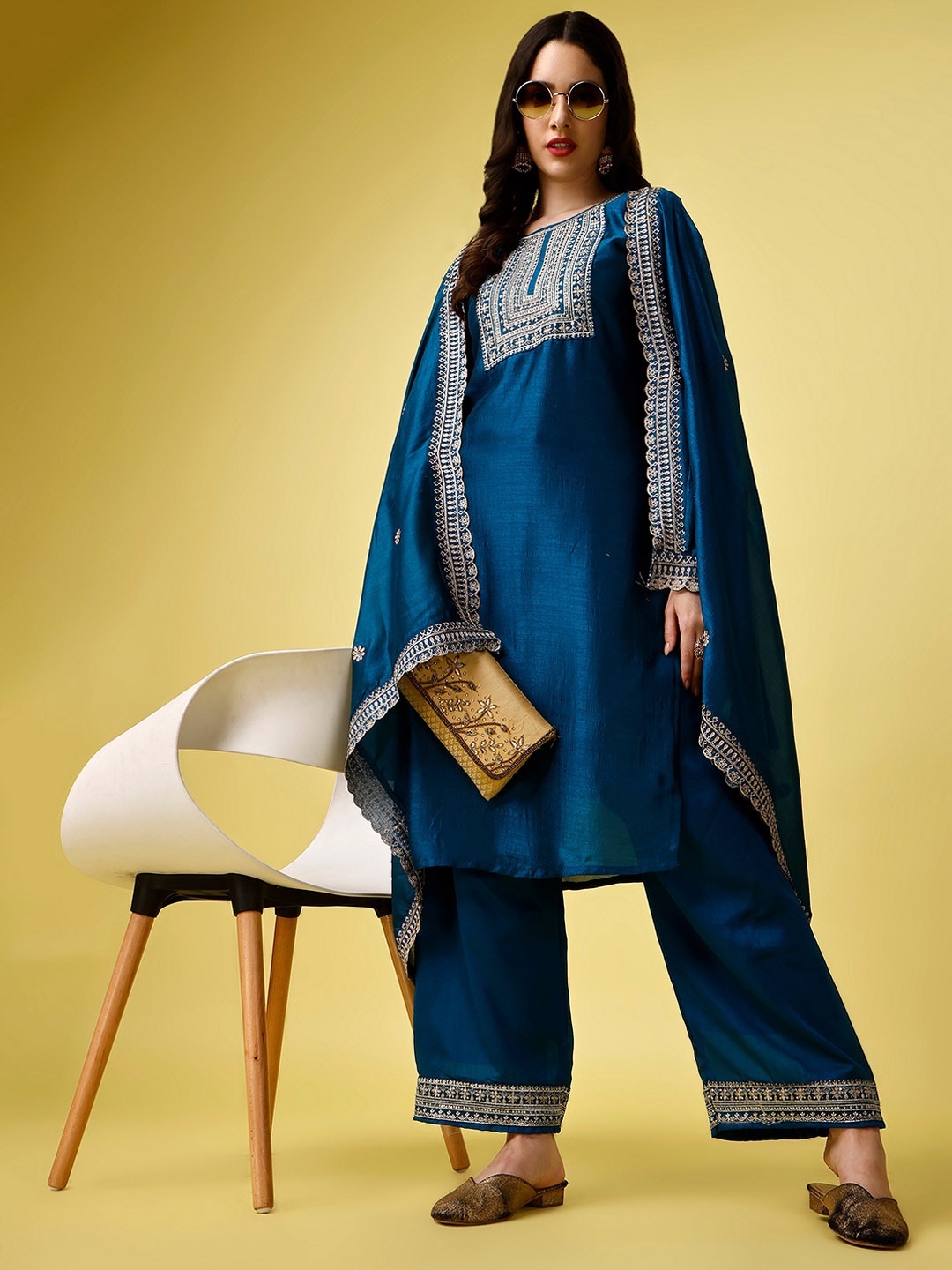 

ASPORA Ethnic Motif Yoke Design Sequinned Kurta With Palazzos & Dupatta, Teal