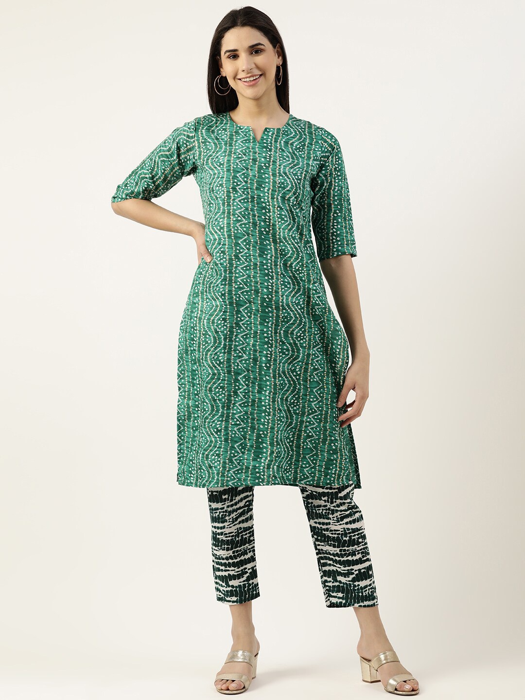 

RACHNA Bandhani Printed Notched Neck Kurta With Trousers, Green