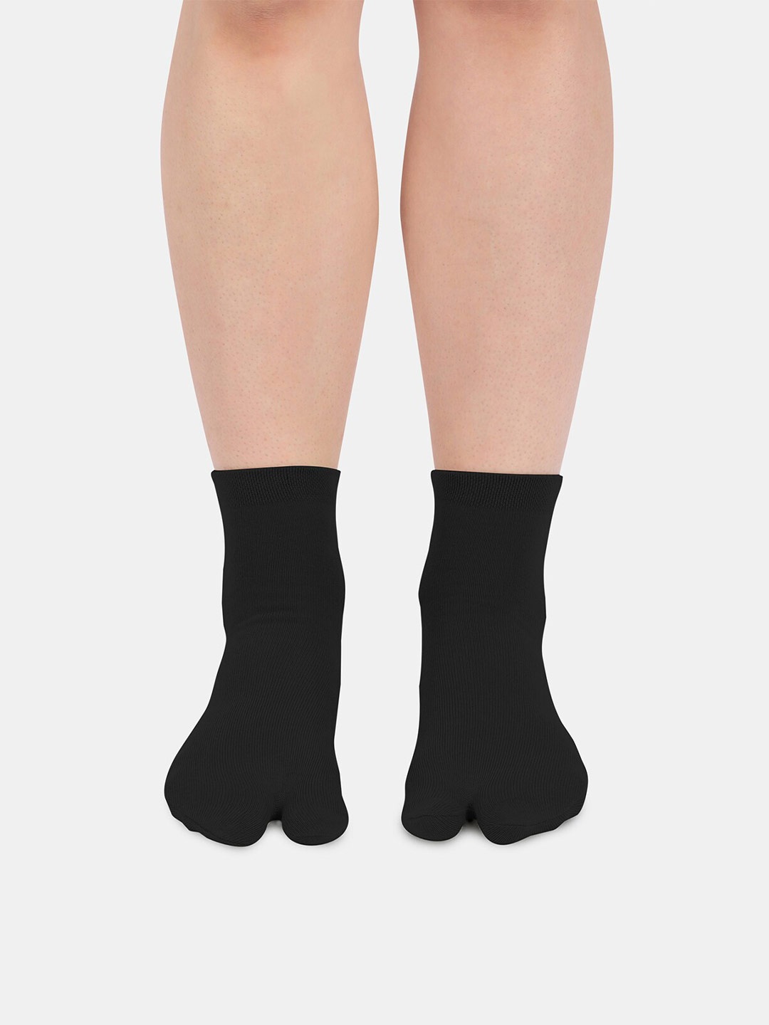 

Jockey Women Anti Microbial Ankle Length Toe Socks, Black