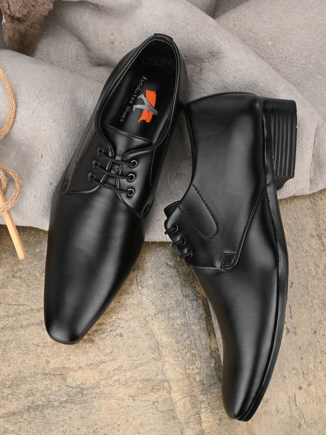 

Absolutee Shoes Men Textured Formal Derbys, Black