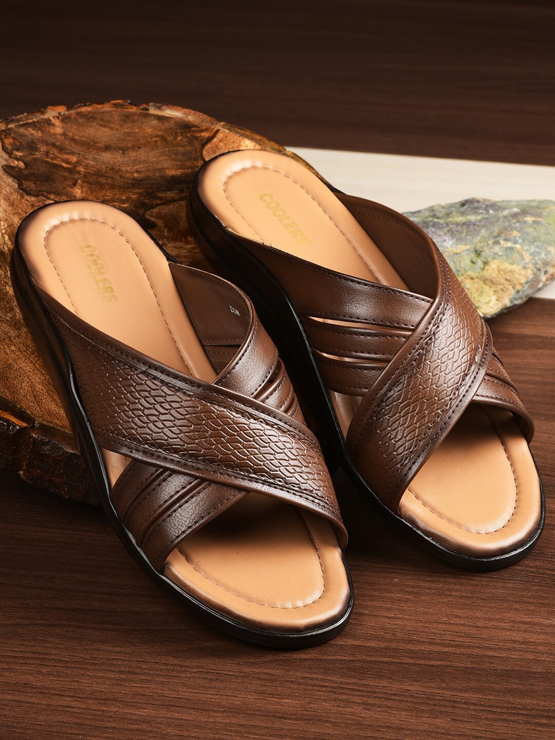 

Liberty Men Cross Straps Textured Comfort Sandals, Brown