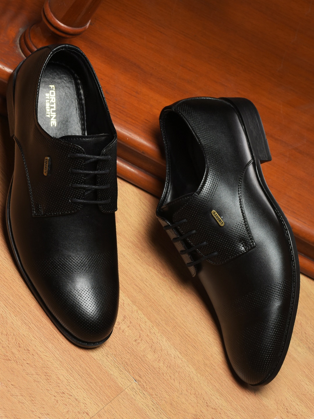 

Liberty Men Textured Formal Derbys, Black