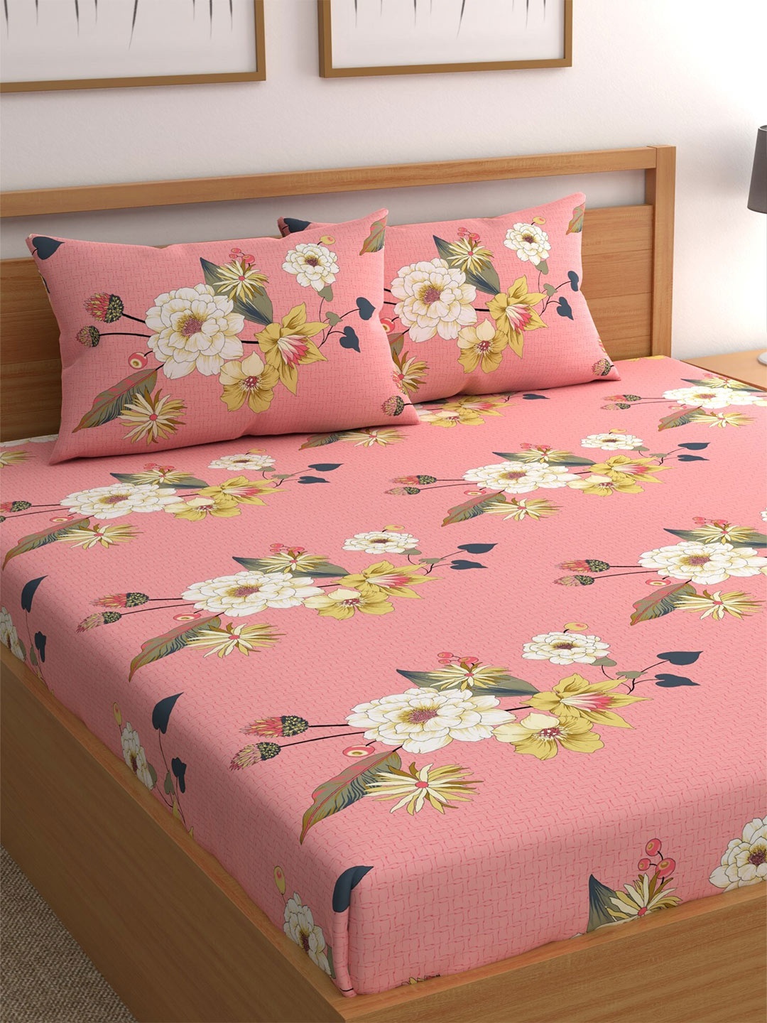 

CHHAVI INDIA Beige & Pink Floral Printed 210 TC 2 Queen Bedsheet & 4 Pillow Covers