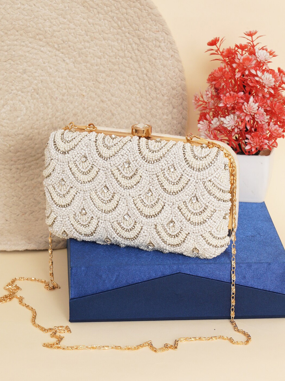 

FABBHUE Embroidered Box Clutch With Shoulder Strap, White