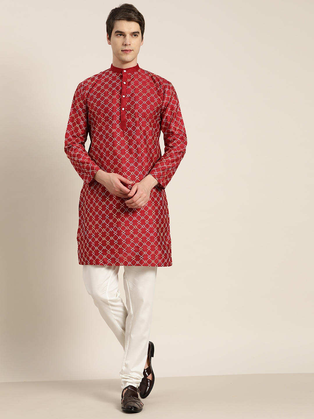 

SOJANYA Men Embroidered Regular Thread Work Kurta with Churidar, Maroon