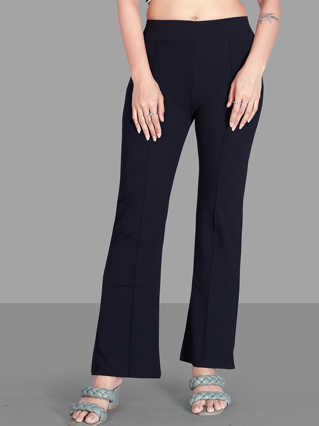 

Wuxi Women Relaxed Straight Leg Straight Fit High-Rise Easy Wash Bootcut Trousers, Navy blue
