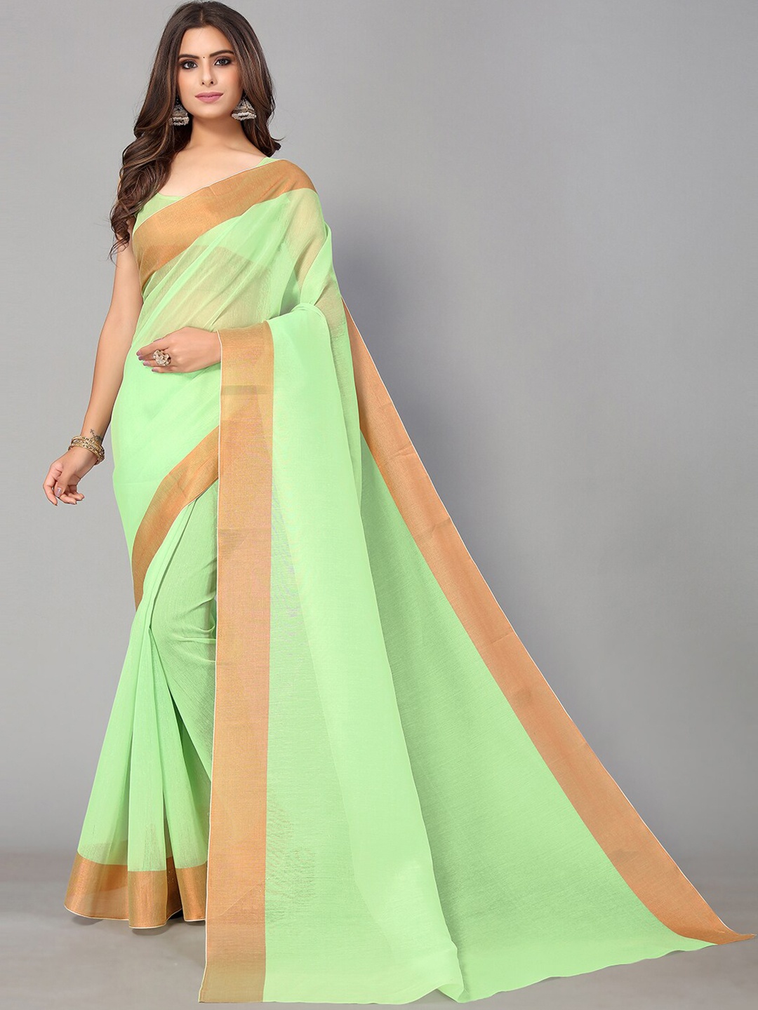 

GORGONE Green & Gold-Toned Zari Saree