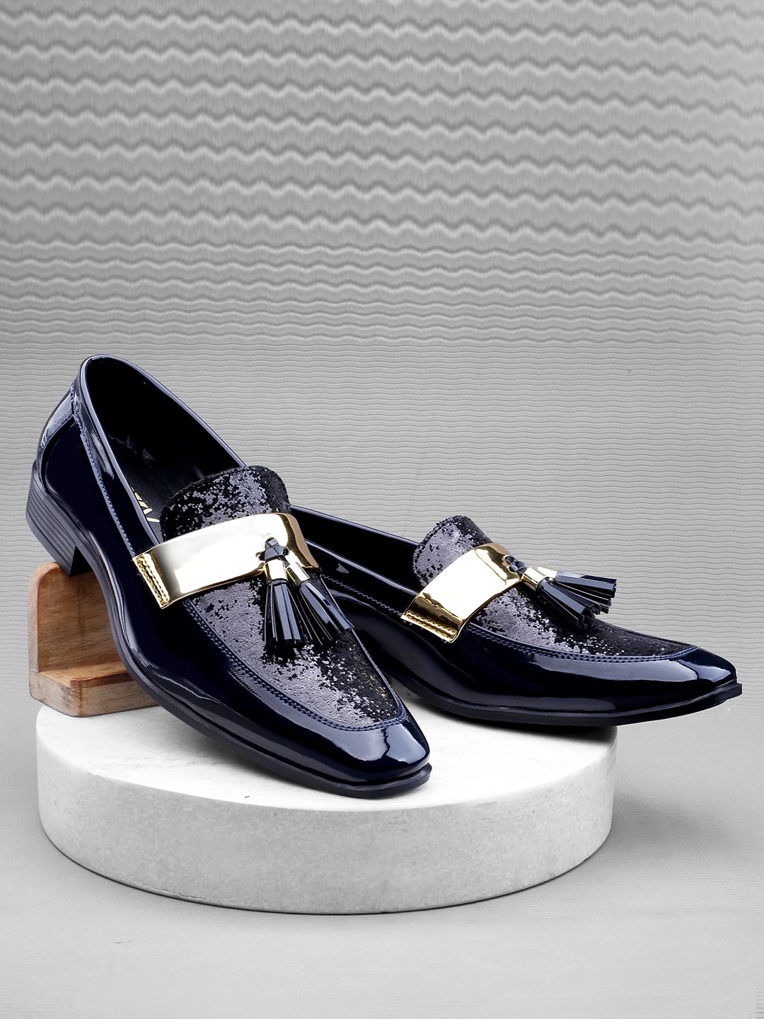 

Bxxy Men Embellished Tassel Loafers, Navy blue