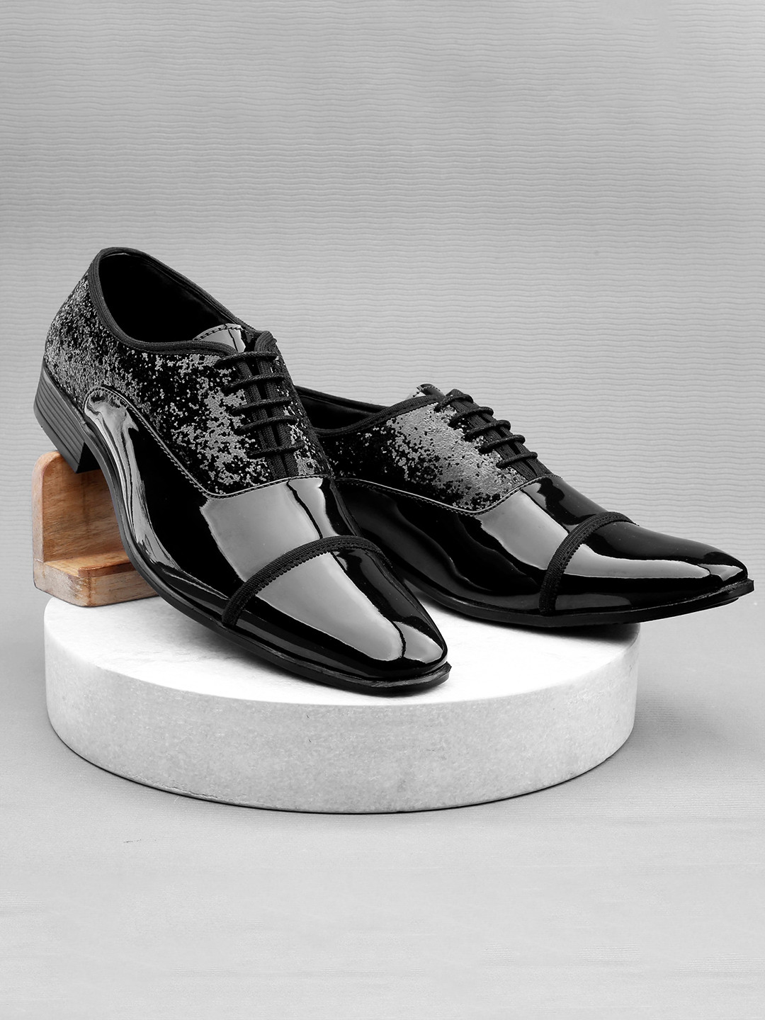 

Bxxy Men Embellished Oxfords, Black