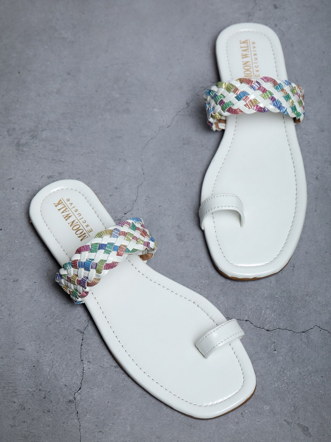 

Moonwalk Women White One Toe Flats