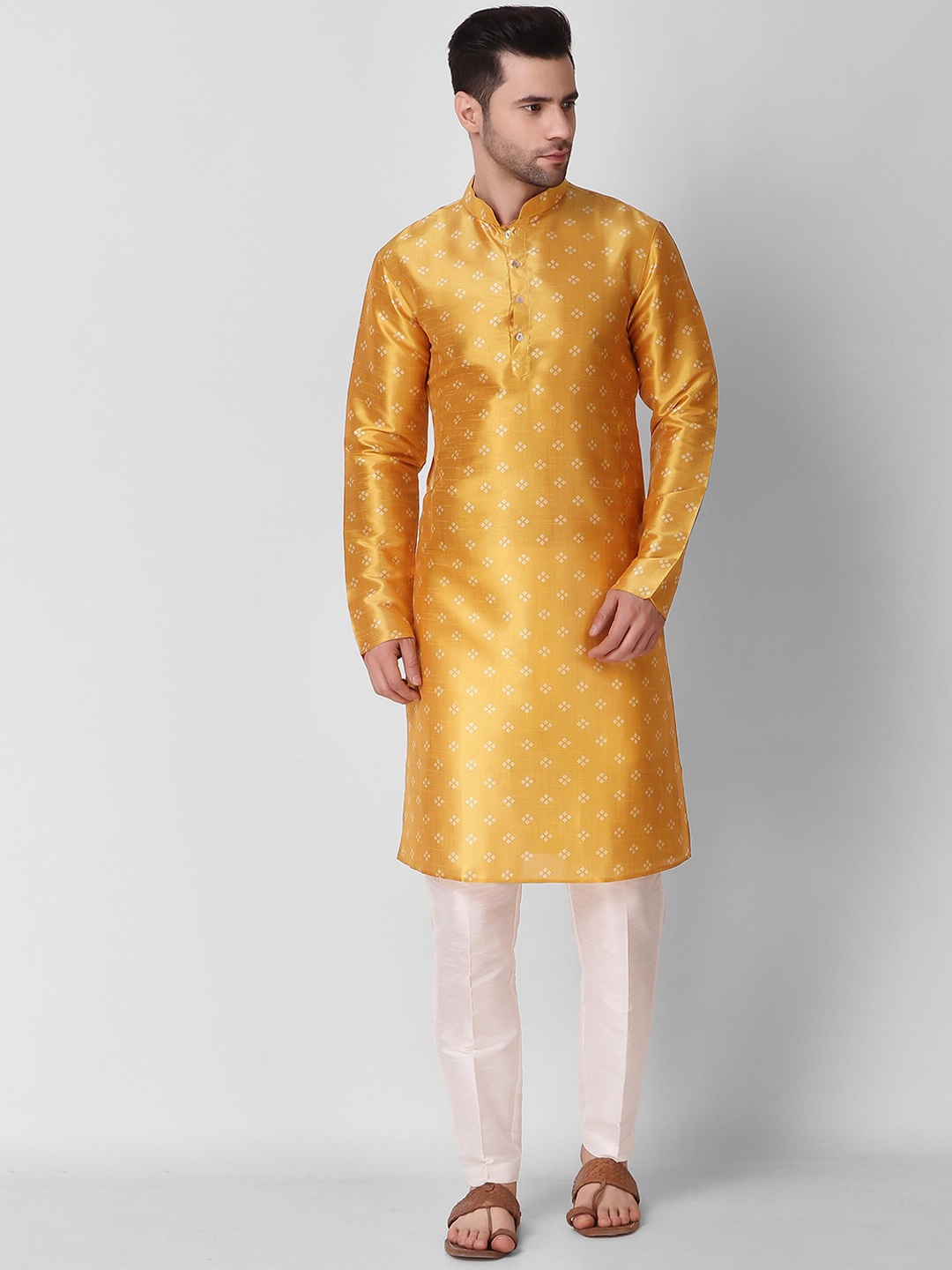

Cult Indie Mandarin Collar Bandhani Printed Kurta with Pyjamas, Yellow